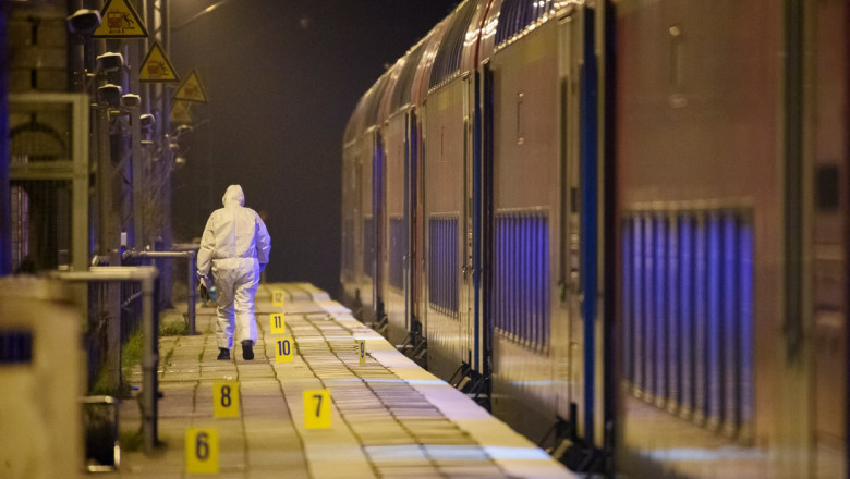 Cine este autorul atacului din trenul din Germania. Două adolescenți au murit și alte șapte persoane au fost rănite