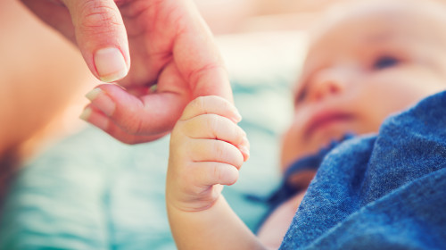 O femeie care avea deja şapte copii a născut cvintupleţi/ Shutterstock