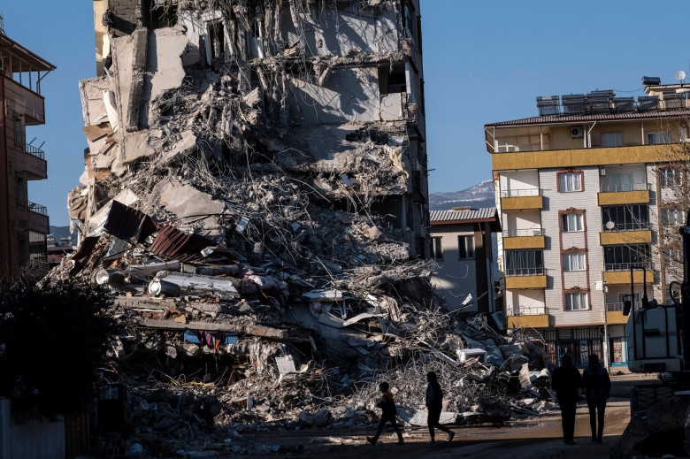 Earthquake Death Toll Passes 40000 - Turkey