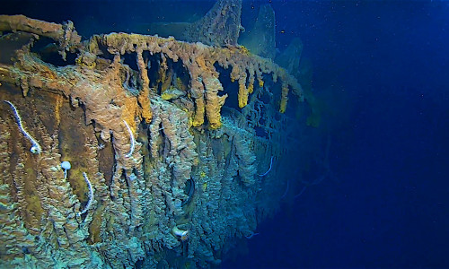 First manned dive to Titanic in 14 years shows wreck's decay.