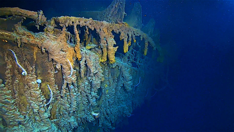 First manned dive to Titanic in 14 years shows wreck's decay.