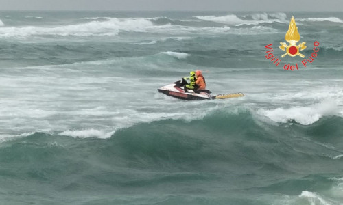 Italy, Crotone: Migrants shipwreck. At least 40 dead off the coast of Crotone. Children among the victims