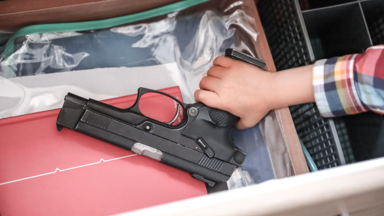 Un băiat de şase ani din Canada a fost împuşcat de un alt copil de patru ani/ Shutterstock