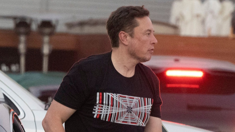 Billionaire Elon Musk enjoys a rare night off with tech billionaire Larry Ellison at Nobu restaurant in Malibu, Los Angeles, California, USA - 24 Aug 2022