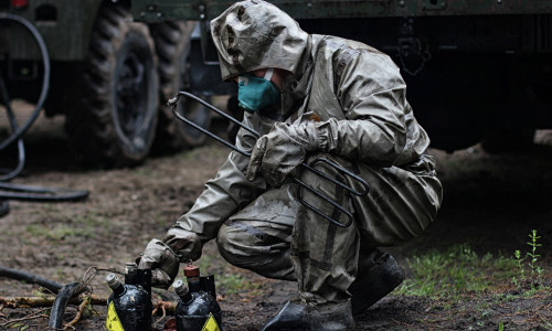 Un obiect radioactiv a fost găsit într-o maşină înmatriculată în Croaţia la graniţa cu Serbia/ Shutterstock