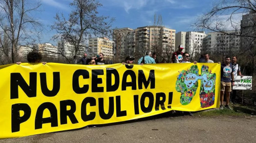 Mii de bucureșteni protestează pentru salvarea celor 12 hectare retrocedate din Parcul Titan/ Credit foto: Libertatea