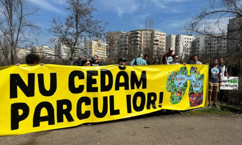 Mii de bucureșteni protestează pentru salvarea celor 12 hectare retrocedate din Parcul Titan/ Credit foto: Libertatea