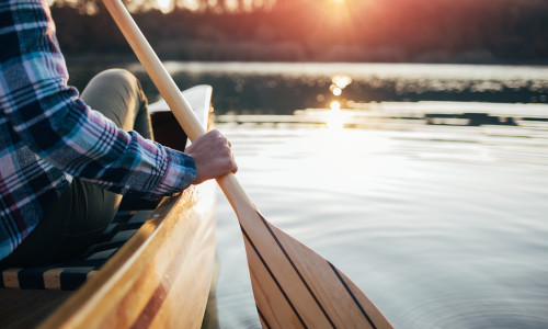 Un bărbat în stare de ebrietate a distrus patru bărci ale canotorilor/ Shutterstock