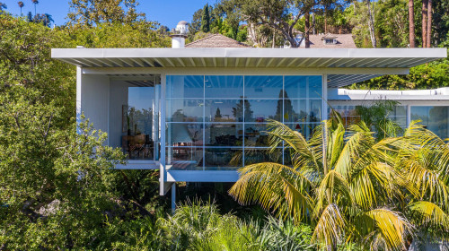 EXCLUSIVE: Brad Pitt Buys Aileen Gettys Glassy Midcentury Modern House in Los Feliz for $5.5 million