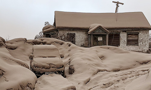 Russia: Volcano Shiveluch erupts in Kamchatka, Russia