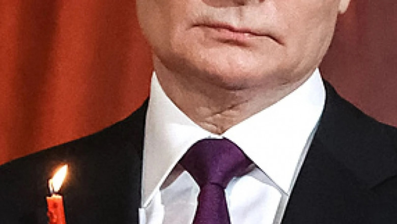 Detaliul observat la gâtul lui Putin în timpul slujbei de Paște/ Captură video