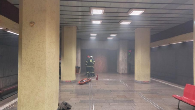 Staţia de metrou Costin Georgian, inundată de fum/ Credit foto: observatornews.ro