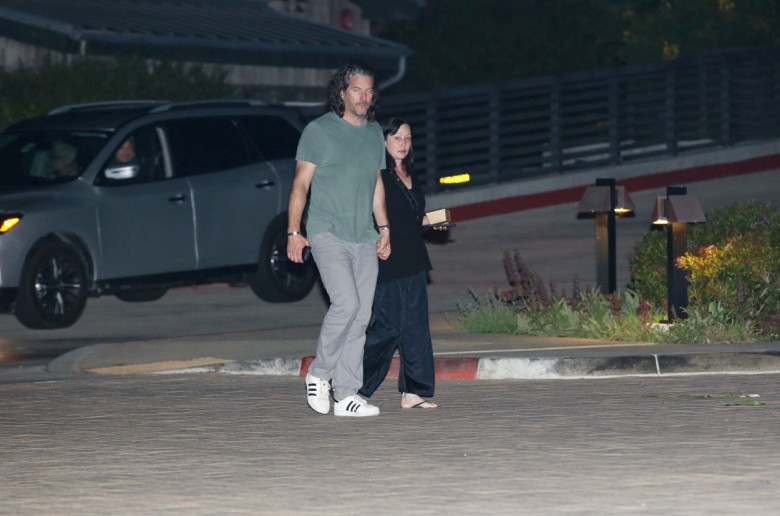 PREMIUM EXCLUSIVE Shannen Doherty And Hubby Kurt Iswarienko Hold Hands After Dinner In Malibu