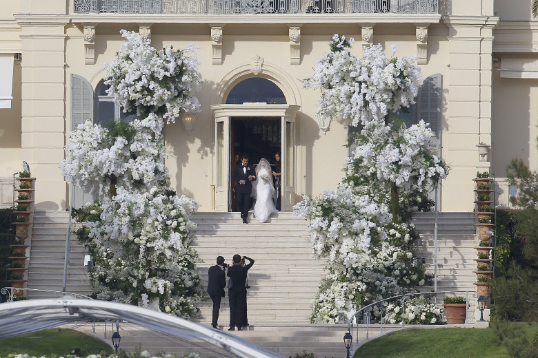 *PREMIUM-EXCLUSIVE* Love in Bloom: Sofia Richie and Elliot Grainge exchange vows in a breathtaking ceremony surrounded by their loved ones at the picturesque Hotel du Cap Eden Roc in Antibes.