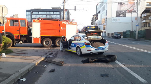 Cum s-a produs accidentul în care o mașină a Poliției a fost distrusă. Autovehiculul era nou