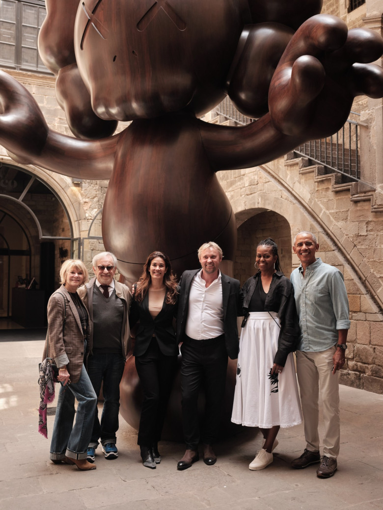 BARAK OBAMA Y STEVEN SPIELBERG VISITAN EL MUSEO MOCO DE BARCELONA