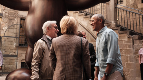 BARAK OBAMA Y STEVEN SPIELBERG VISITAN EL MUSEO MOCO DE BARCELONA