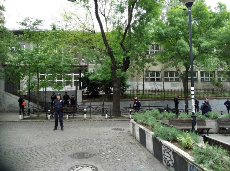 Atac armat la o școală din Belgrad, Serbia