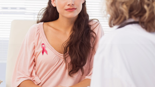 pacientă cu cancer la sân