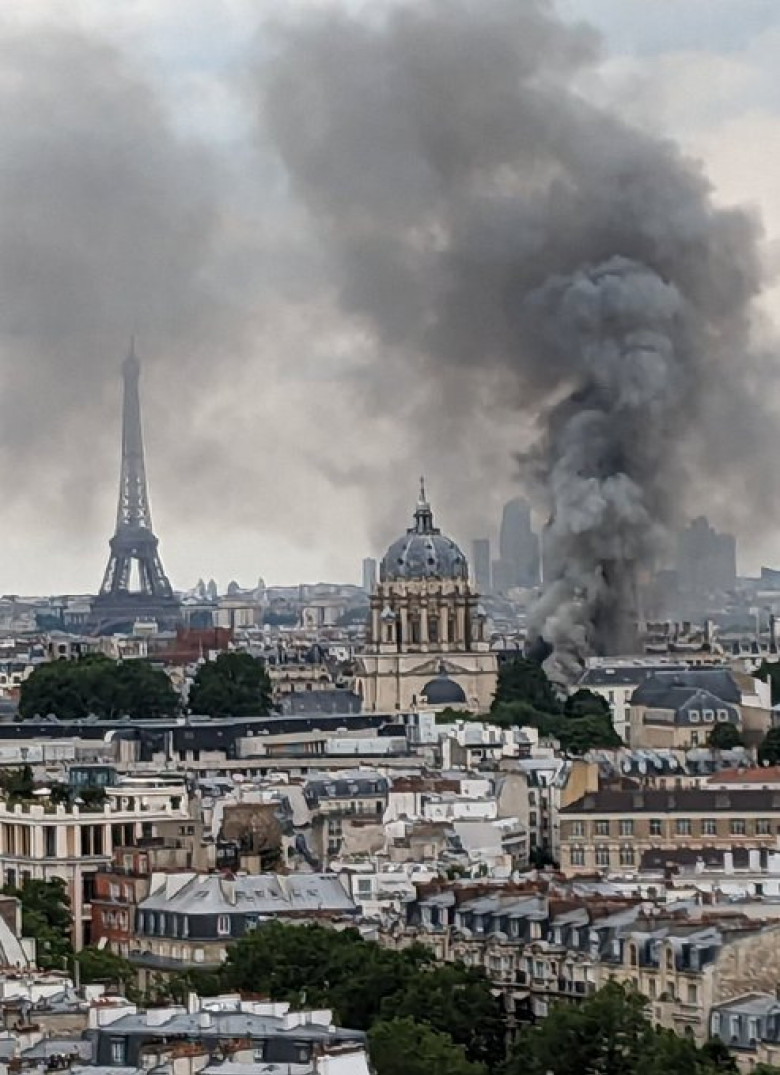 Explosion Rocks Paris: Several Buildings Catch Fire On Rue Saint-Jacques In Paris' Fifth Arrondissement - Four People Seriously Injured