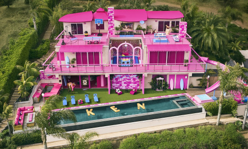 Fans bid to stay in real-life Barbie Malibu DreamHouse