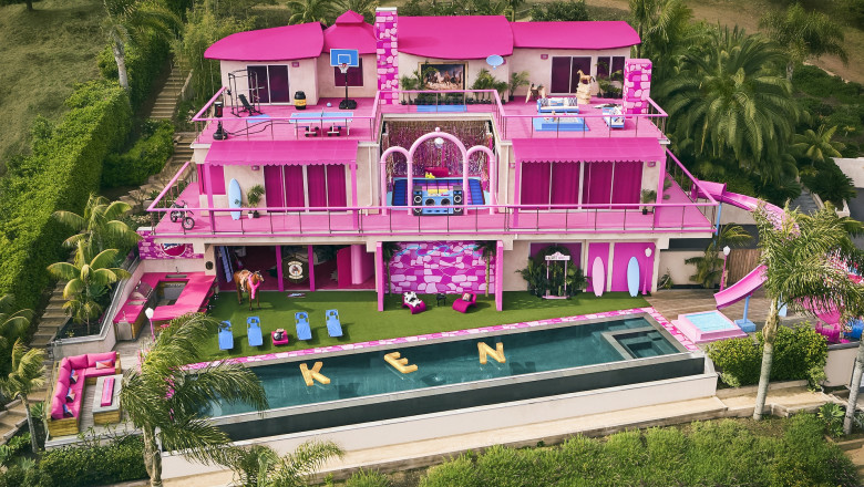 Fans bid to stay in real-life Barbie Malibu DreamHouse