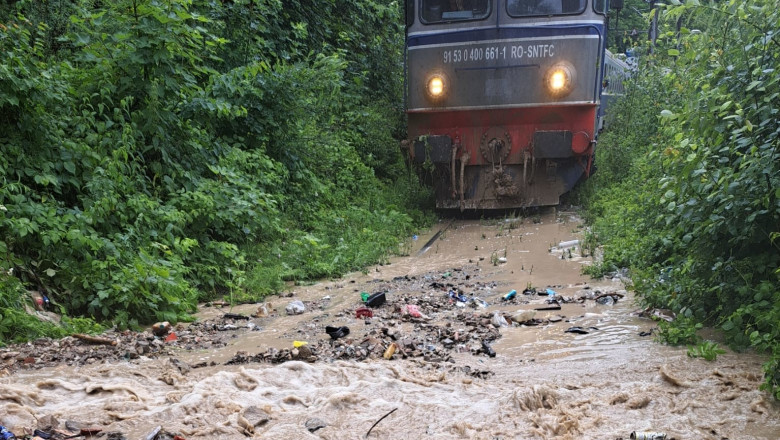 tren blocat suceava