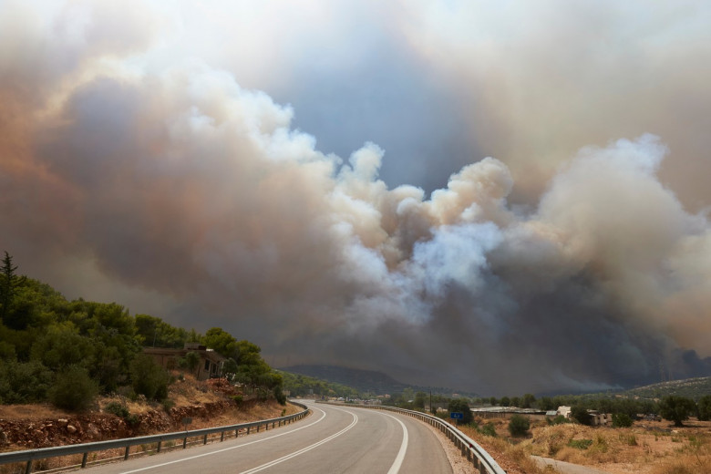 Massive wildfire at Dervenochoria - Viotia, Greece