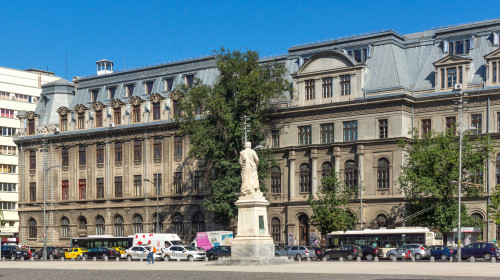 Bucharest,,Romania,-,August,17,,2021:,University,Square,At,Downtown