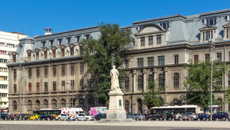 Bucharest,,Romania,-,August,17,,2021:,University,Square,At,Downtown