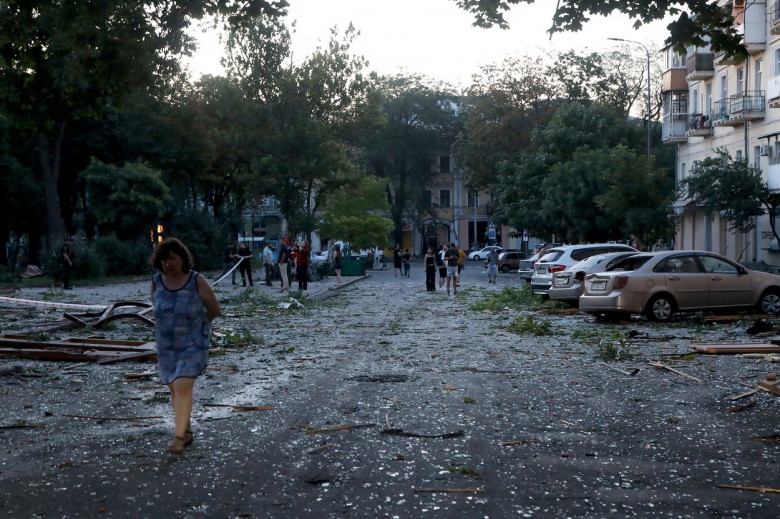 Un mort şi 18 răniţi într-un nou atac al Rusiei la Odesa în care a fost lovită inclusiv catedrala din oraş (3)