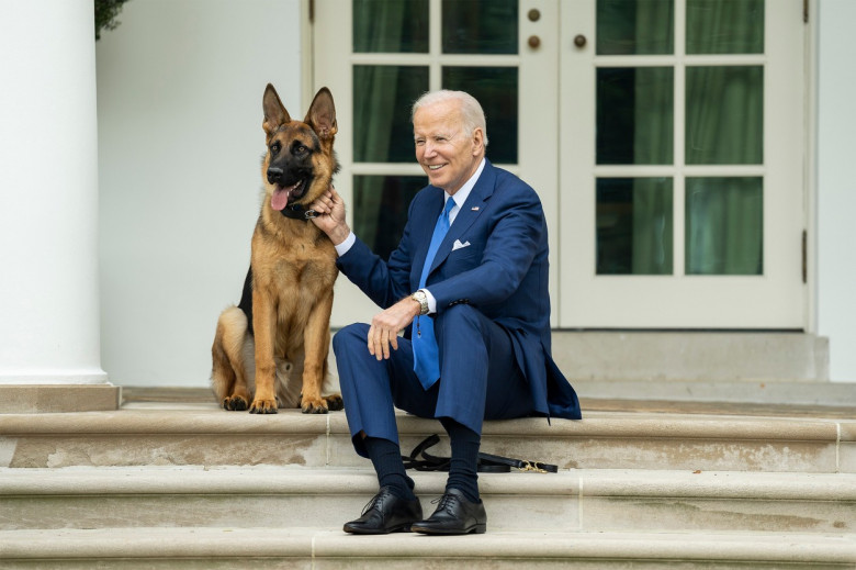 joe biden si cainele lui