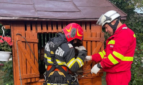 A fost salvată după ce a căzut în fântână