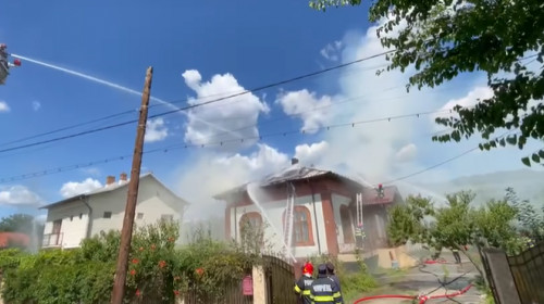 incendiu acoperis casa