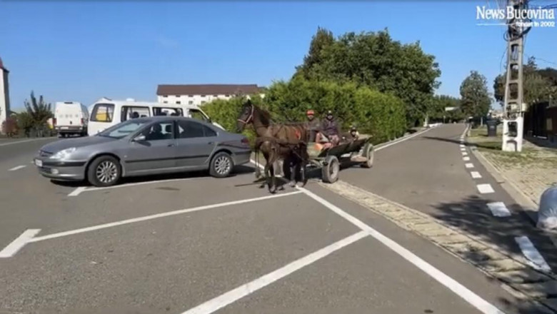 Parcare amenajată în mijlocul unei intersecții, în Suceava/ Captură video Youtube