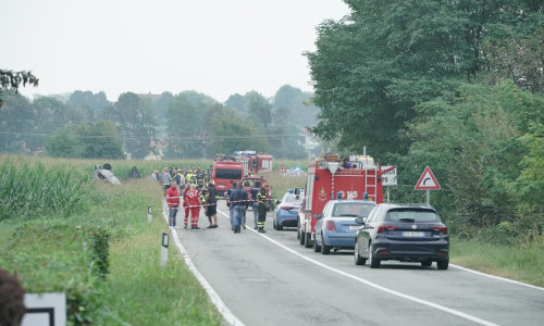 O fetiţă de cinci ani a murit după ce un avion militar a căzut la Torino, în Italia / Profimedia Images