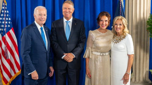 klaus iohannis, joe biden si sotiile