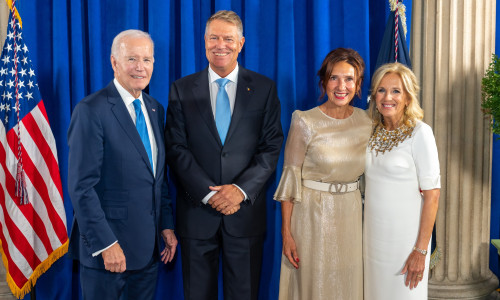 klaus iohannis, joe biden si sotiile