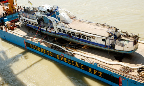 Tourist boat sinks in River Danube, Budapest, Hungary - 11 Jun 2019