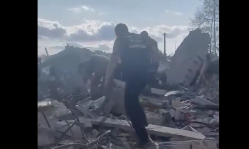 49 de morţi într-un atac în regiunea Harkov, anunţă presa ucraineană. Ruşii ar fi bombardat o cafenea şi un magazin