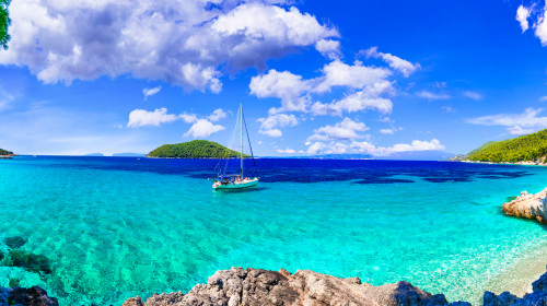 Best,Beaches,Of,Skopelos,Island,-,Kastani,With,Crystal,Turquoise