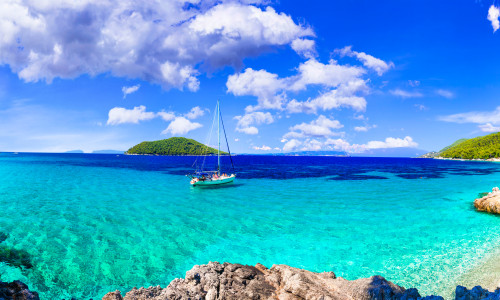 Best,Beaches,Of,Skopelos,Island,-,Kastani,With,Crystal,Turquoise