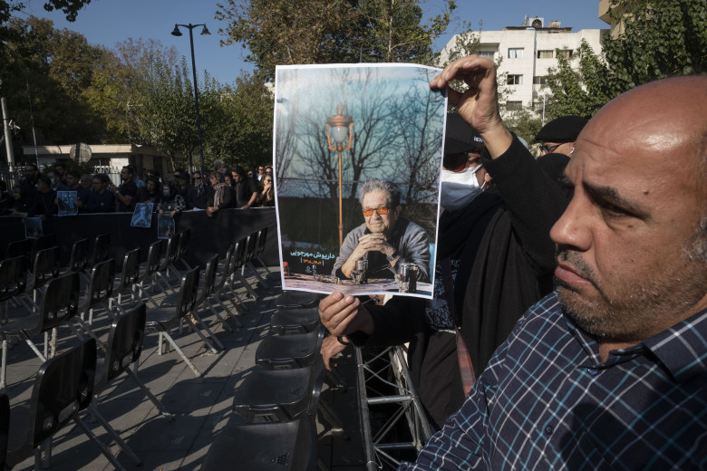 Regizorul iranian Dariush Mehrjui şi soţia sa au fost ucişi/ Profimedia