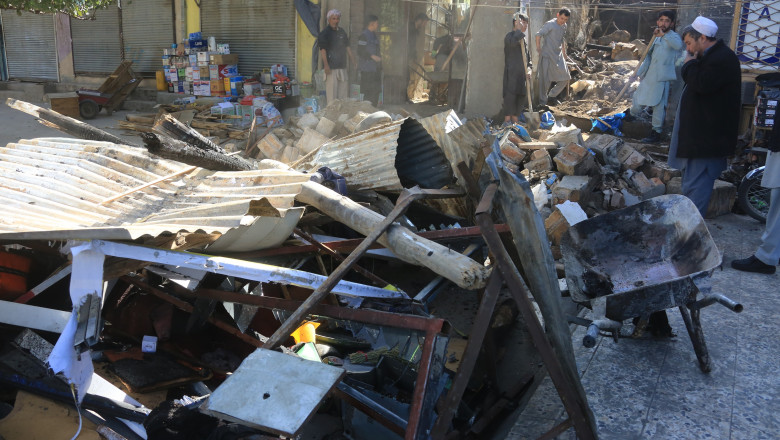 Patru morți și șapte răniți în urma explodării unui colet-capcană într-un mall din capitala Afganistanului/ Profimedia