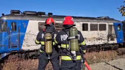 Incendiu la locomotiva unui tren din Constanţa