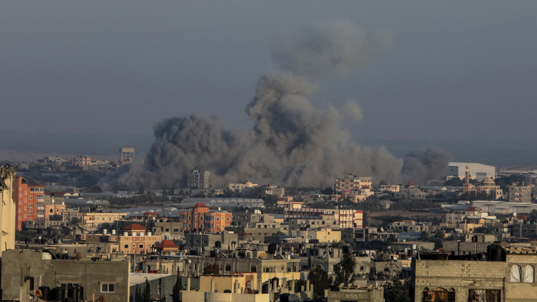 Israeli airstrikes continue on the 19th day in Gaza