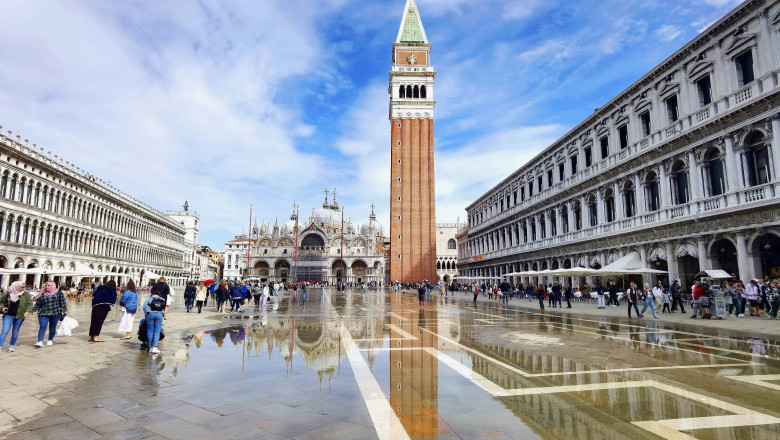 RECORD DATE NOT STATED Hochwasser auf dem Markusplatz in Venedig in Italien am 28.9.2022 A 300 *** Flood on St. Marks