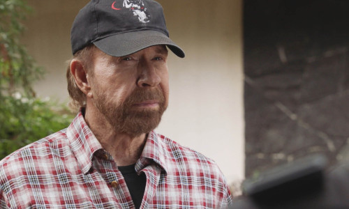 Chuck Norris makes a cameo on the TV show 