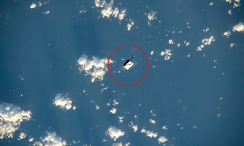Jaw-dropping picture shows tool kit lost in space