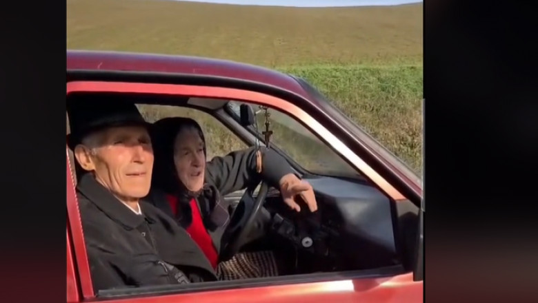 o bunică aflată la volan a devenit celebră pe TikTok